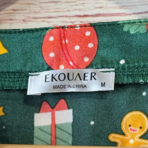 Ekouaer Satin Pajama Set in Green Santa Christmas Print Sz M - Picture 5 of 12